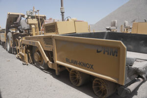 ASFALTADORA BLAW KNOX PF3200 - 78