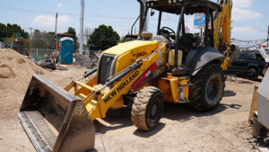 RETROEXCAVADORA NEW HOLLAND B90C 4WD EXT - 1517