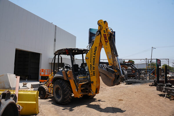 RETROEXCAVADORA NEW HOLLAND B90C 4WD EXT - 1517 - Imagen 4