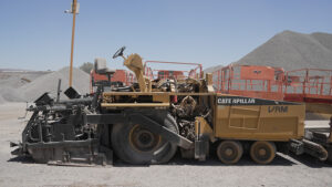 ASFALTADORA CATERPILLAR AP1000 - 0098