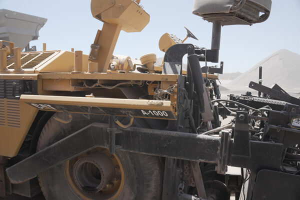 ASFALTADORA CATERPILLAR AP1000 - 0098 - Imagen 6