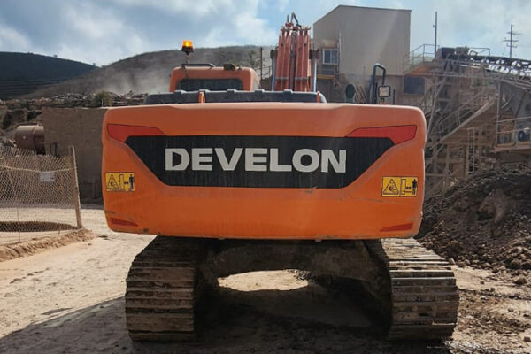 EXCAVADORA DEVELON DX220LCA - 1989 - Imagen 2