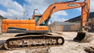 EXCAVADORA DEVELON DX220LCA - 1989