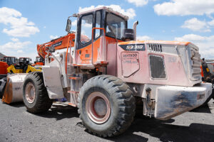 CARGADOR FRONTAL DEVELON SD310 - 0335