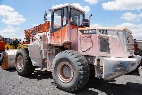 CARGADOR FRONTAL DEVELON SD310 - 0335