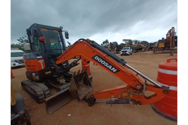 MINI EXCAVADORA DOOSAN DX35Z - 0138 - Imagen 3