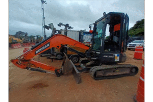 MINI EXCAVADORA DOOSAN DX35Z - 0138
