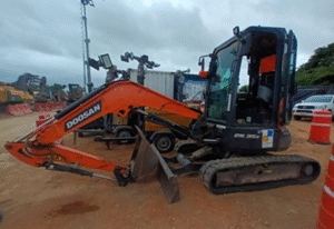 MINI EXCAVADORA DOOSAN DX35Z - 0138