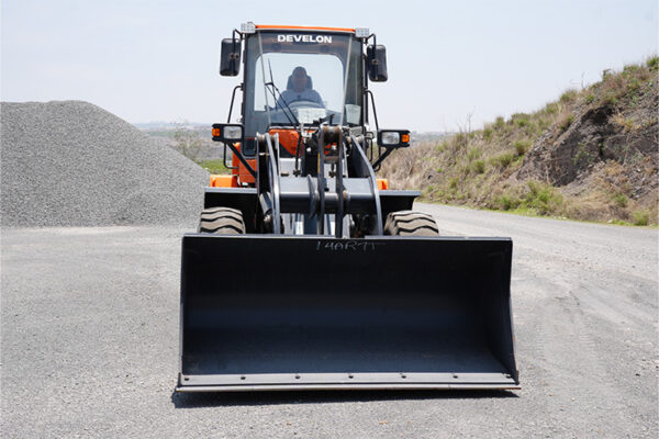 CARGADOR FRONTAL DEVELON SD200 - 0706 - Imagen 4