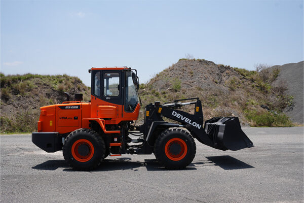 CARGADOR FRONTAL DEVELON SD200 - 0706 - Imagen 2