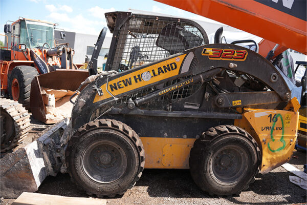 MINICARGADOR NEW HOLLAND L323N - 7807