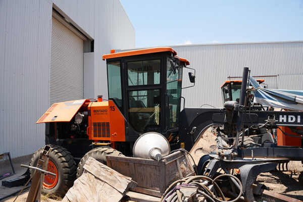 MOTONIVELADORA DOOSAN DG 170 - 0674 - Imagen 2