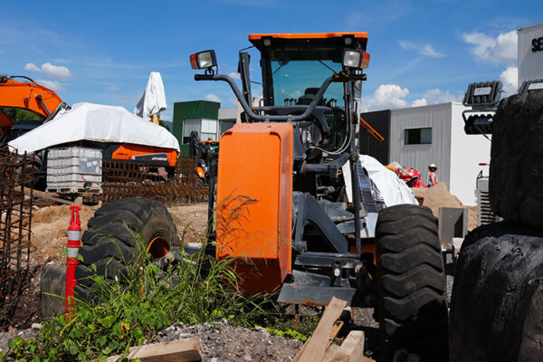 MOTONIVELADORA DOOSAN DG 170 - 0675 - Imagen 3