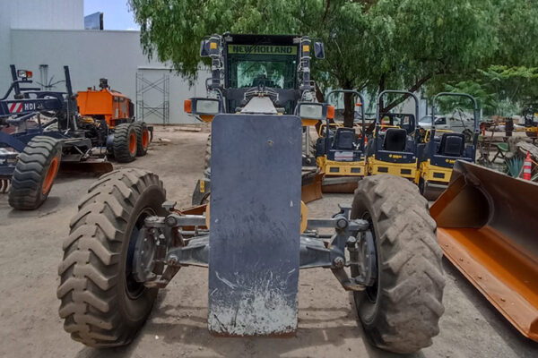 MOTONIVELADORA NEW HOLLAND RG140 - 9999 - Imagen 3