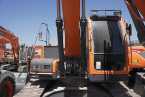 EXCAVADORA DEVELON DX220LCA - 0281