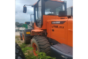 CARGADOR FRONTAL DEVELON SD200 - 0709