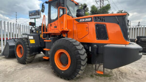 CARGADOR FRONTAL DEVELON SD310 - 0451