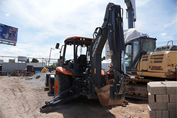 RETROEXCAVADORA DEVELON DB100 - 0096 - Imagen 5