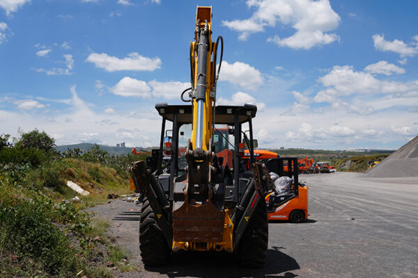 RETROEXCAVADORA NEW HOLLAND B80C - 0313 - Imagen 2