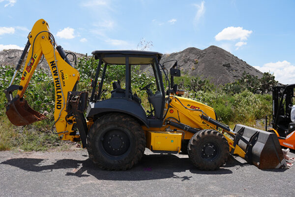 RETROEXCAVADORA NEW HOLLAND B80C - 0313 - Imagen 4